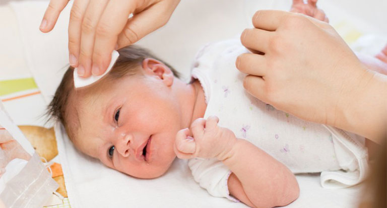 Viêm da dầu ở trẻ sơ sinh là bệnh gì