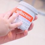 Dùng kem Sudocrem có trị chàm sữa được không?