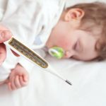 Trẻ bị sốt do viêm amidan có nguy hiểm không? Mấy ngày khỏi?